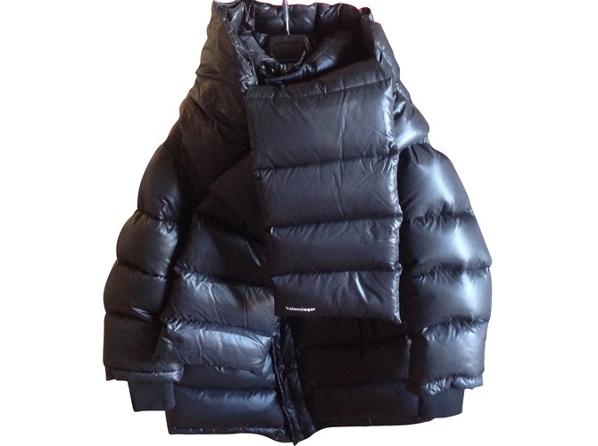balenciaga oversized puffer jacket