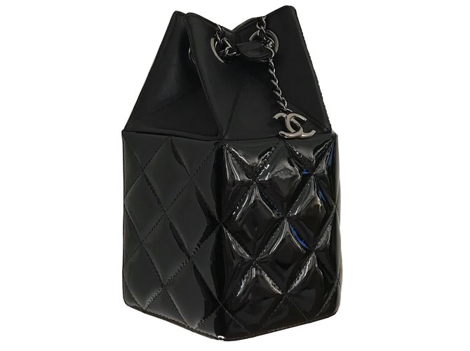 A bolsa - item de colecionador! - do desfile de moda Chanel Supermarket (Outono-Inverno 2014/15). Preto Couro envernizado  ref.56880