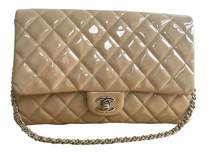 Chanel Clutch bags Beige Patent leather ref.56952 - Joli Closet