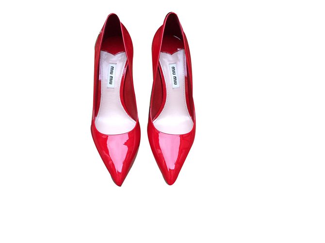 Fashion Forward: In my red high heels