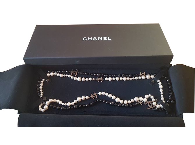 Chanel Faux Pearl Beads Necklace Multiple colors  ref.57354