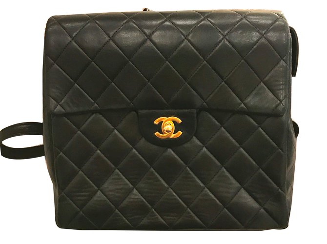 Chanel Vintage backpack Black Leather  ref.57403