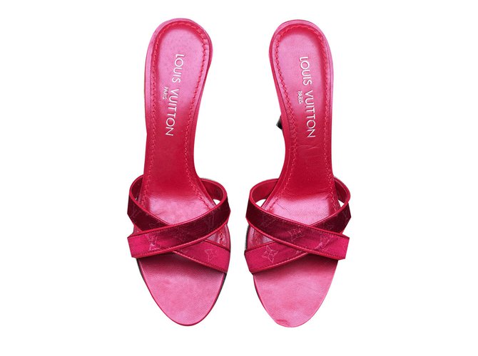 Louis Vuitton Mules Red Leather Satin  ref.57410