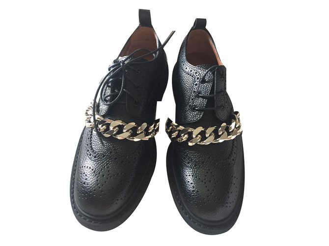 Givenchy Lace ups Black Leather  ref.57444