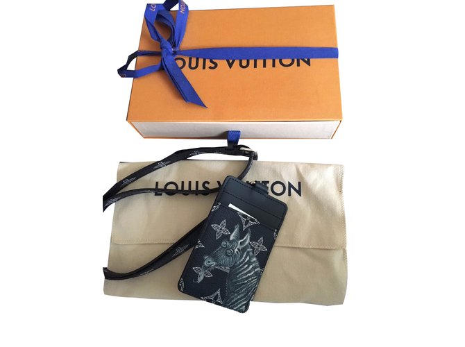 Louis Vuitton Chapman Card holder Grey Leather  ref.57857