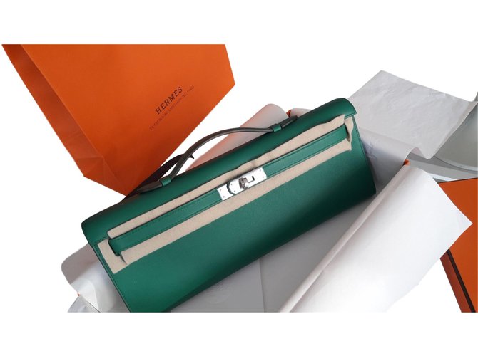 Hermès Handbags Green Leather  ref.57882