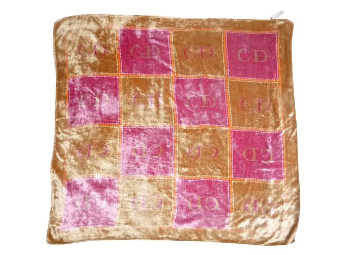 Christian Dior Samtschal