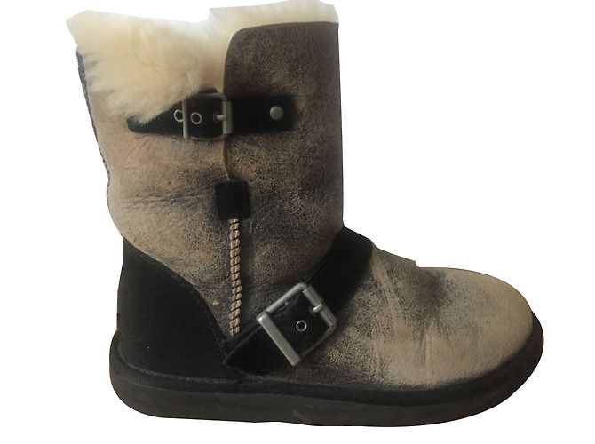 Botas de Cano de Couro Ugg Preto e Cinza