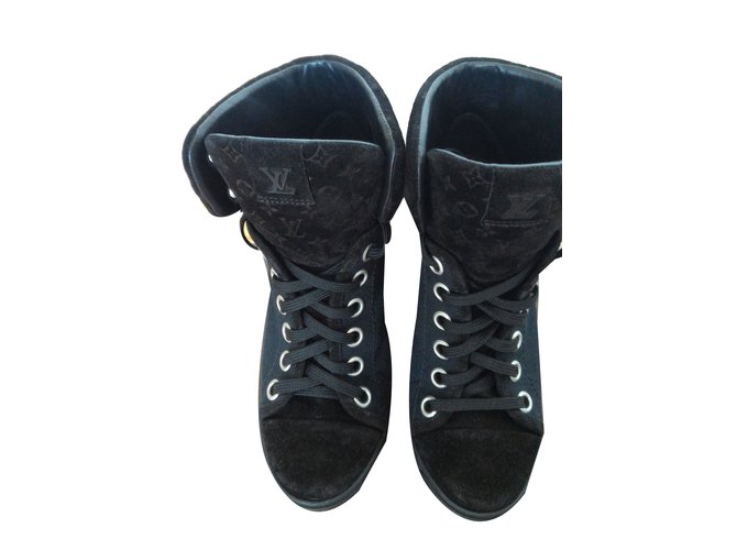 Louis Vuitton Ankle Boots Black Cloth  ref.58260