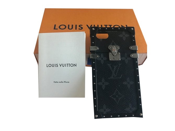 Louis Vuitton I phone 7/8 tronco d'occhio Grigio antracite  ref.58316