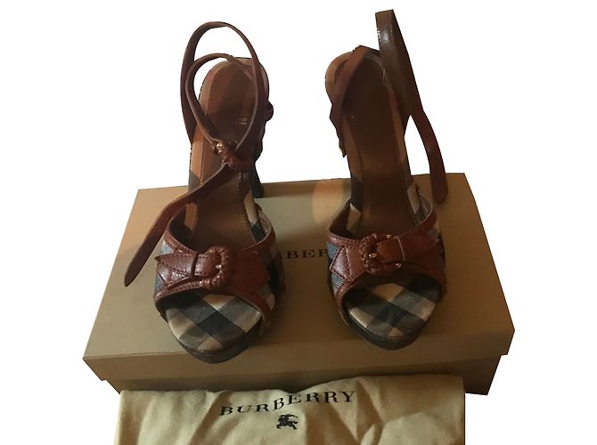 Burberry sandali Caramello Pelle