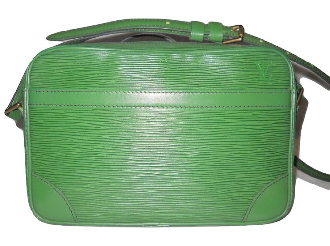 Louis Vuitton Trocadero épi Vert Borneo Verde Couro  ref.58420