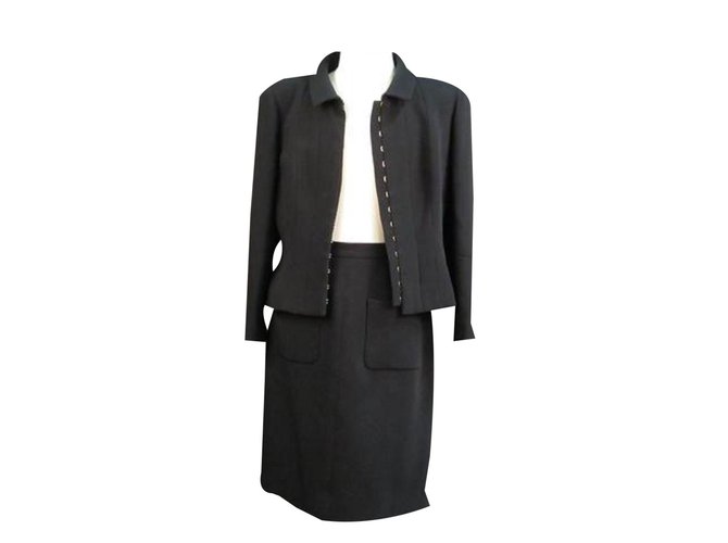 Chanel Skirt suit Black Wool  ref.58469