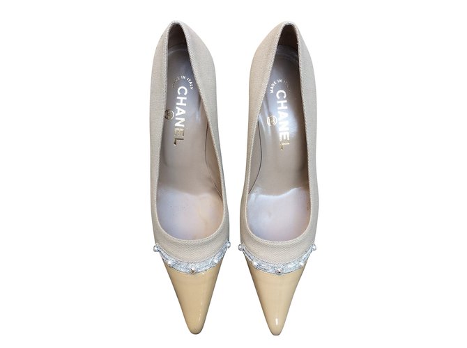 Chanel Heels Beige Patent leather Pearl Cloth  ref.58691