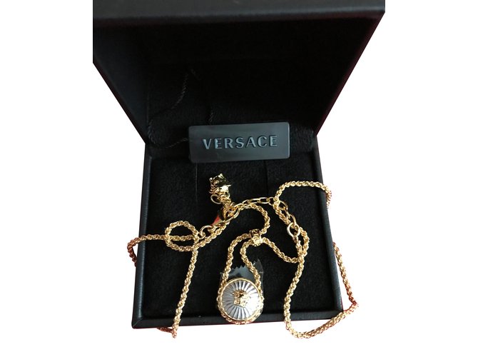 Collana medaglione Versace a contrasto - nuovissima e mai indossata D'oro Oro  ref.58764