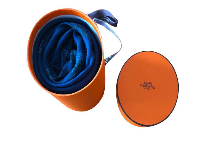 Hermès Sciarpe di seta Blu