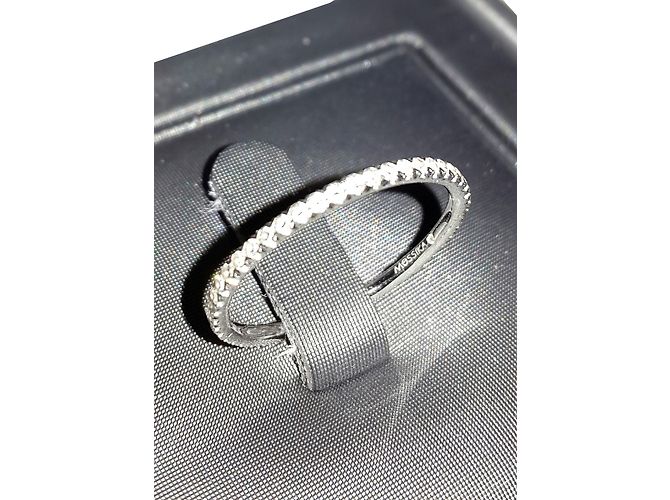 Anel Messika de ouro branco e diamantes pavé 0,60ct