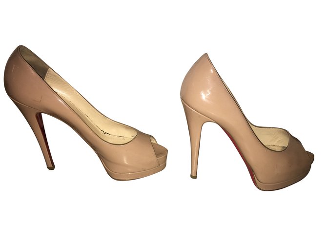 Christian Louboutin Ladypeep Beige Patent leather  ref.58972