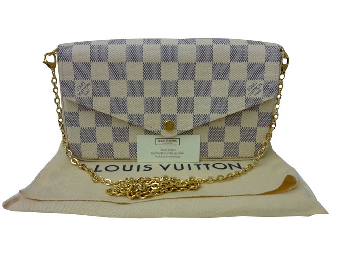 Louis Vuitton Handbags Beige Leather Cloth ref.59081 - Joli Closet