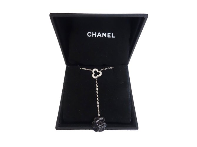 Chanel Anhänger halsketten Schwarz Weiß Weißgold Keramisch  ref.59201