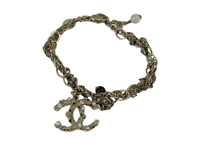 Chanel gefüttertes C-Armband Silber Metall
