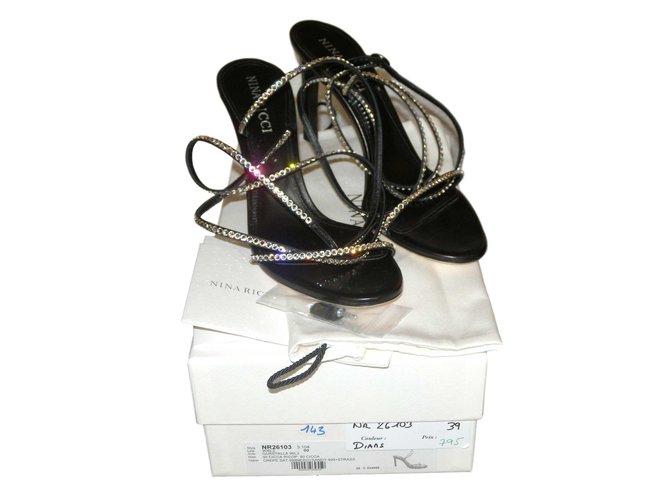 nina ricci sandals