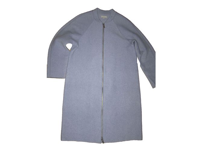 Cos Abrigos, Ropa de calle