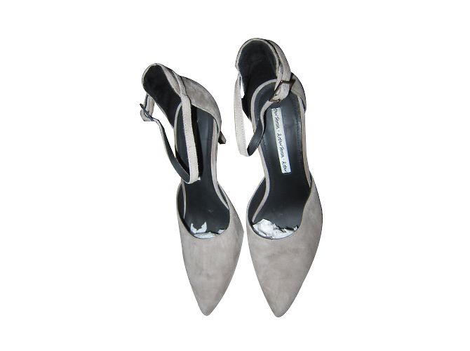 & Other Stories Pumps aus Leder Grau Grösse 38