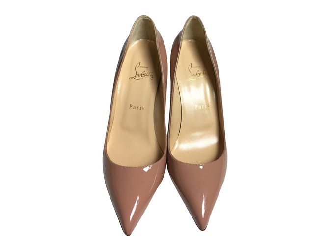 Christian Louboutin Pigalle Nude Cuir vernis Beige  ref.59774