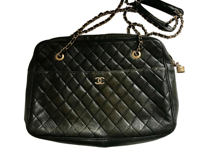 Chanel Bolsa vintage Negro Cuero  ref.59960