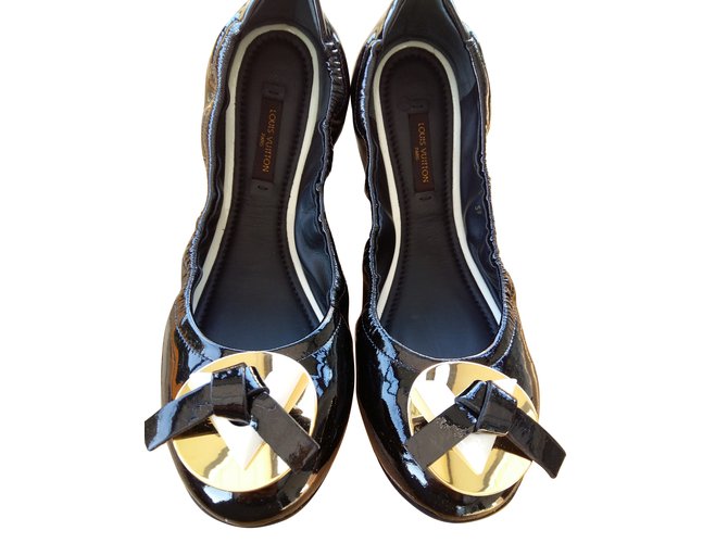 Louis Vuitton Zapatillas de ballet Negro Charol  ref.60537