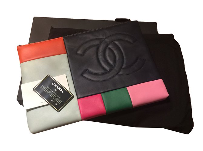 Chanel Clutch-Taschen Mehrfarben Leder  ref.61394