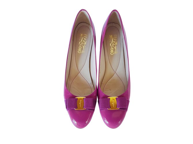 ferragamo flats pink