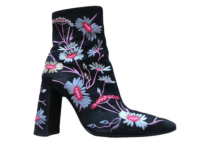 Free Lance Bestickte Stiefeletten aus Hirschleder Schwarz