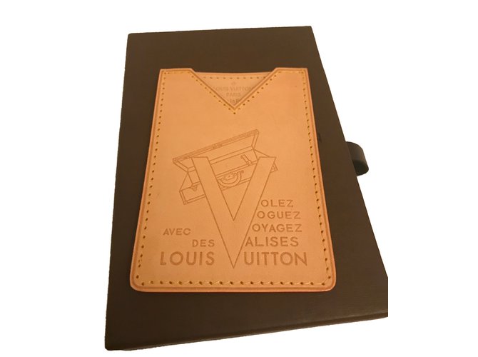 Louis Vuitton Purses, wallets, cases Beige Leather  ref.61464
