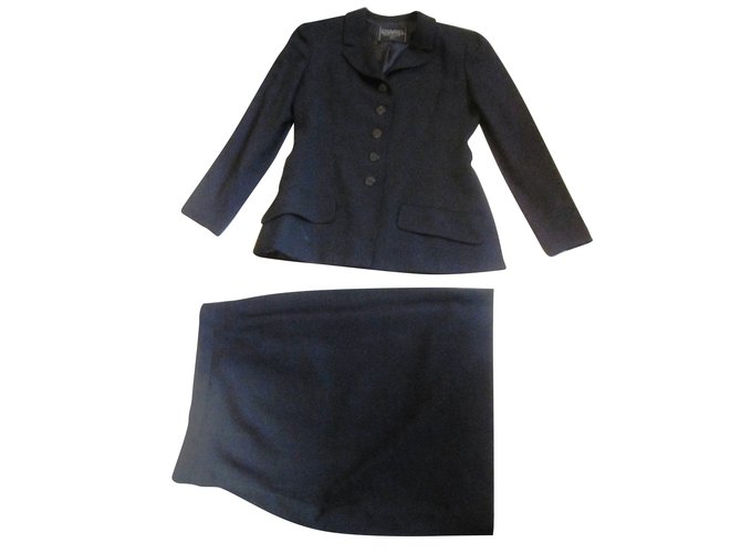 Chanel Skirt suit Black Wool  ref.61648