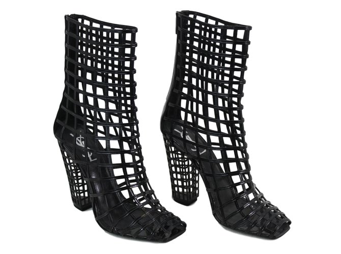 Yves Saint Laurent Cage shoes Cuir Noir  ref.61872