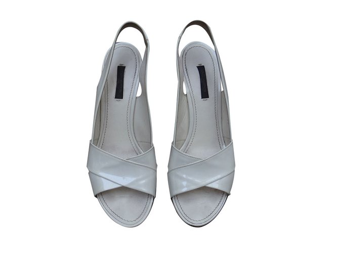 Louis Vuitton sandali Crudo Pelle verniciata  ref.61979