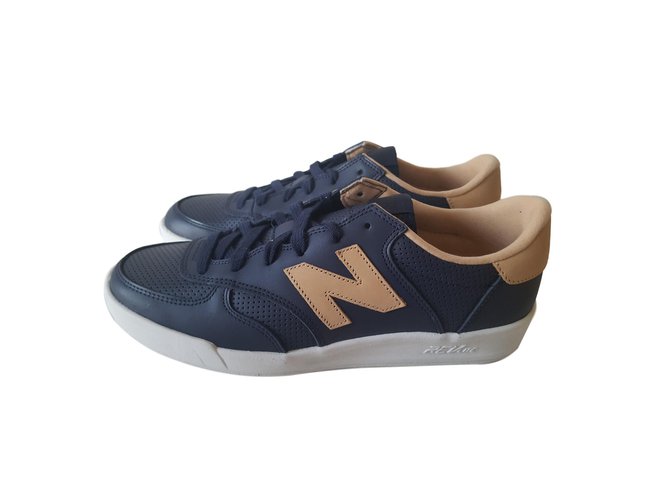 New Balance Sneakers Navy blue Leather  ref.62022