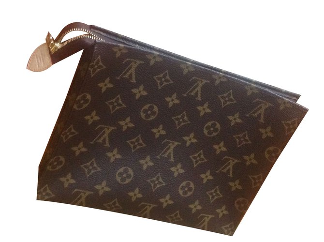 Louis Vuitton toiletry pouch 26 Brown Patent leather ref.62210
