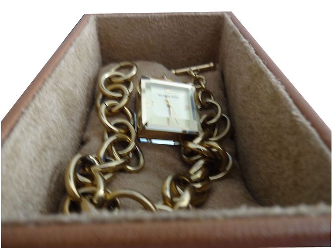 Pulsera Michael Kors con reloj dorado metal
