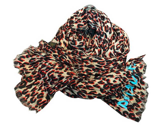 Louis Vuitton estola leopardo Beige Estampado de leopardo Cachemira Lana  ref.62829