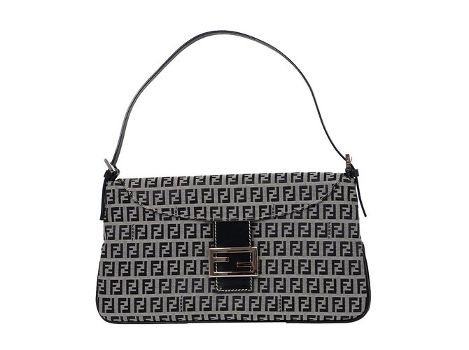 Fendi Handbag Grey  ref.63557