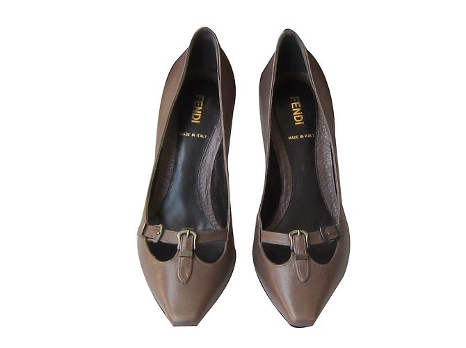 Fendi Pumps aus Leder Braun 37