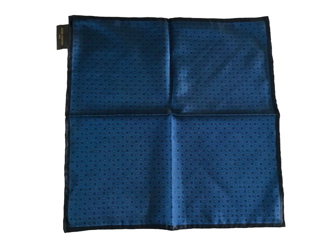 Louis Vuitton Laços Azul Seda  ref.63698