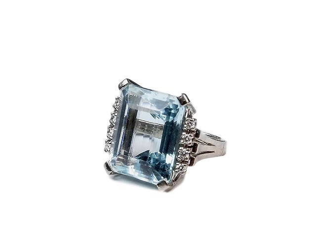 Autre Marque Anello in oro bianco con acquamarina e diamanti Blu