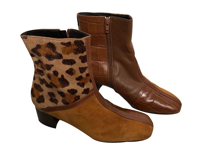 Botines Braccialini de piel con estampado de leopardo