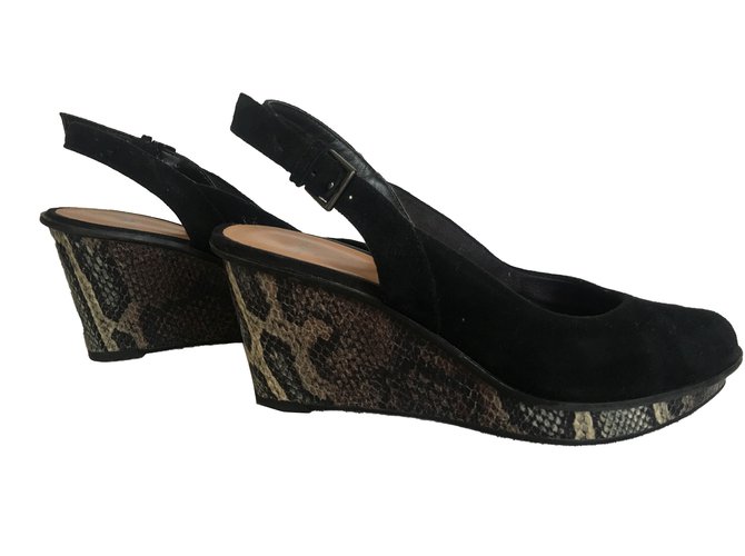 Clarks Sandals Black Leopard print Leather Synthetic  ref.64172