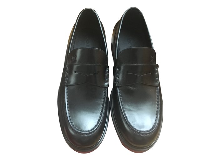 Louis Vuitton Officier Loafer Black Leather  ref.64212