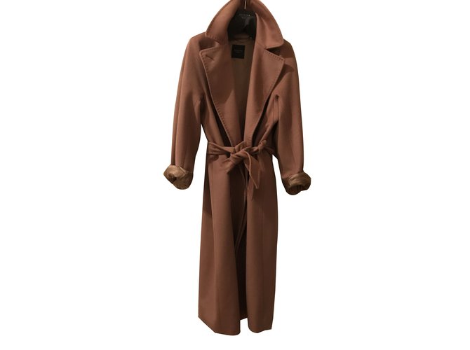 Weekend Max Mara Coats, Outerwear Beige Wool  ref.64317